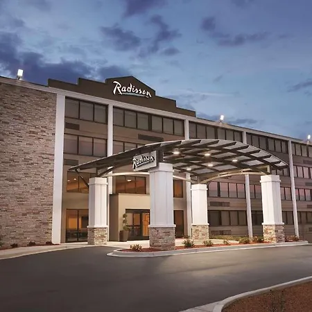 Radisson Airport Hotel 3*