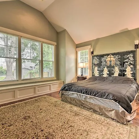 Holiday home 2 Mi To Dtwn: In Noda District Near Unc!