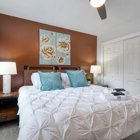 2br 1ba Duplex House King Beds Great For Small Groups Close To Uptown Attractions *