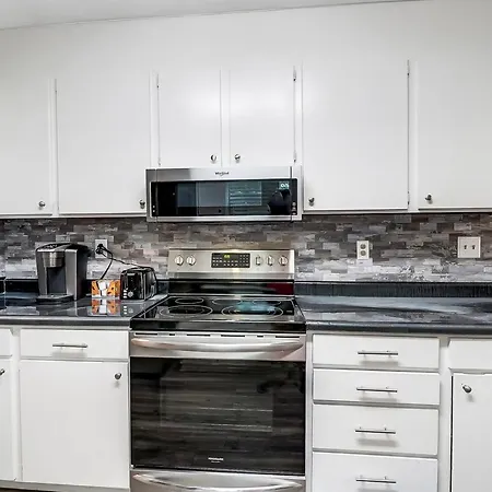 Cozy, 1-level - 5 Miles To Uptown Clt Charlotte