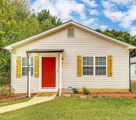 Homestay Cozy, 1-level - 5 Miles To Uptown Clt *