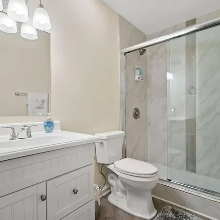 Holiday home Cozy 2 Bedroom Pineville-matthews Duplex Sleeps 8 *