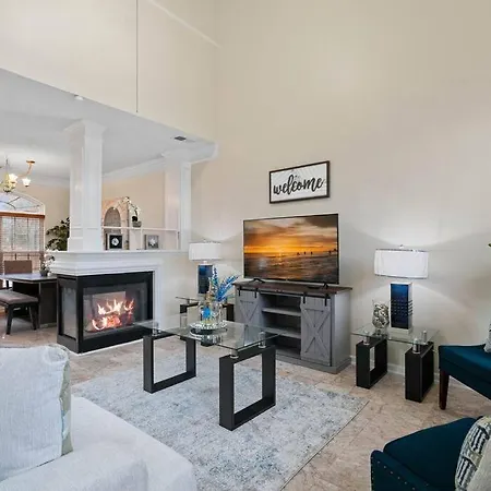 Holiday home Cozy 4b 2 5b King Beds Jacuzzi