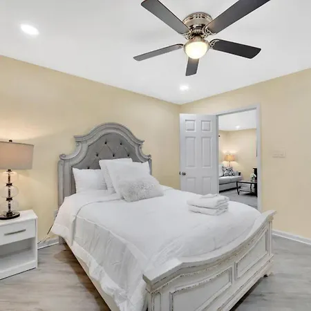Holiday home Cozy 2 Bedroom Pineville-matthews Duplex Sleeps 8 Charlotte