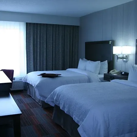 Hotel Hampton Uptown 3*