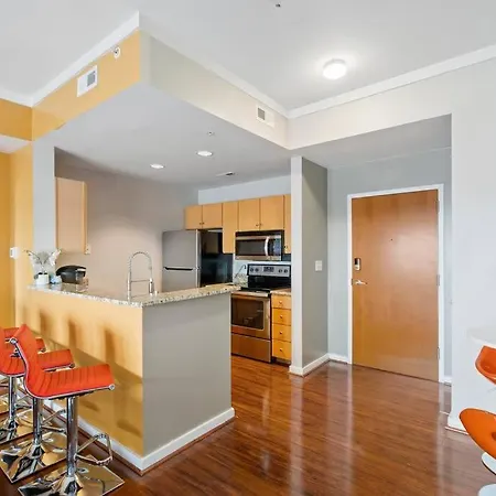 Apartment Cozy @ Nc! W/pool- Walk To Uptown