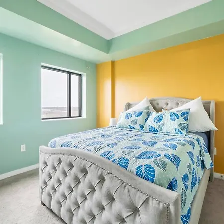 Apartment Cozy @ Nc! W/pool- Walk To Uptown *