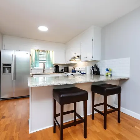 Roomy 3br 2 Bath Minutes To Uptown And Airport Ideal For Small Families Charlotte