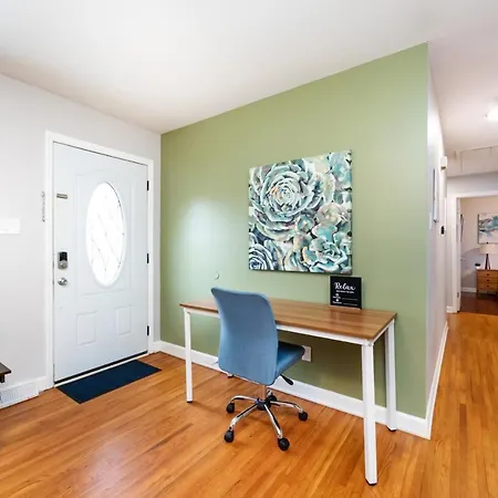 Apartment Roomy 3br 2 Bath Minutes To Uptown And Airport Ideal For Small Families *