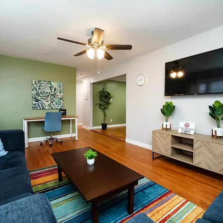 Roomy 3br 2 Bath Minutes To Uptown And Airport Ideal For Small Families * Charlotte