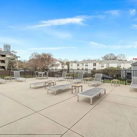 Apartment Cozy @ Nc! W/pool- Walk To Uptown *