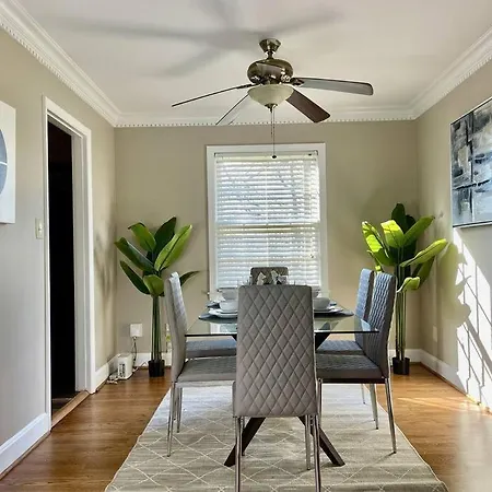 Lovely 5b/2ba Minutes From Uptown W/ King Bed Holiday home Charlotte
