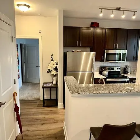 Luxury 1 Bedroom *