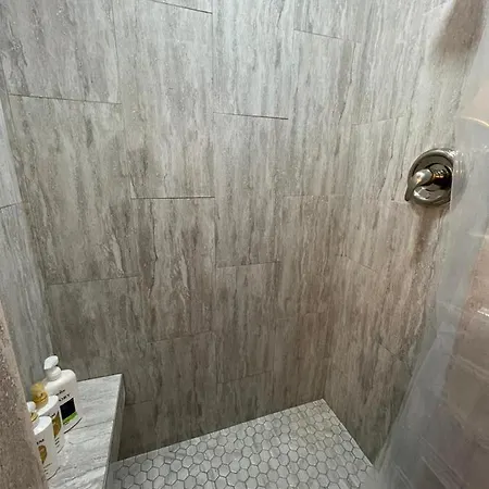 Charming 3 Bdrm In - 1 Mile To Uptown * Charlotte