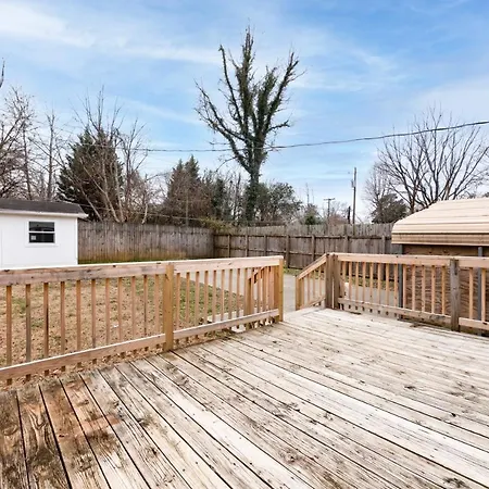 Roomy 3br 2 Bath Minutes To Uptown And Airport Ideal For Small Families * Charlotte