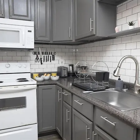 Convenient Colorful And Cozy Getaway Holiday home Charlotte