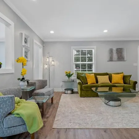 Cheerful 3 Bedroom-long Term Close To Uptown 3*
