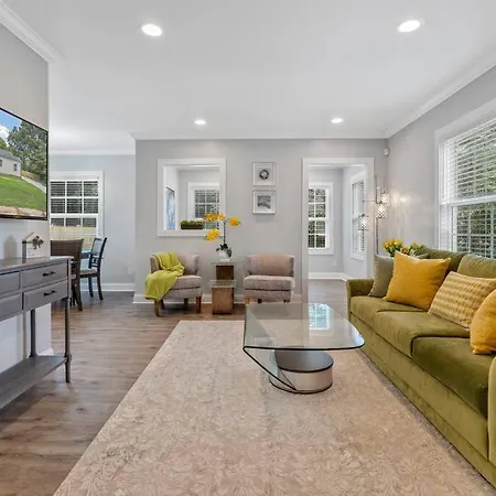 Cheerful 3 Bedroom-long Term Close To Uptown 3*