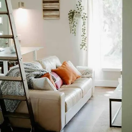 Perfect Big Tiny For A Coastal Getaway Holiday home Charlotte