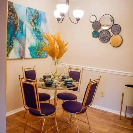 Deluxe 1bd Apt With Balcony