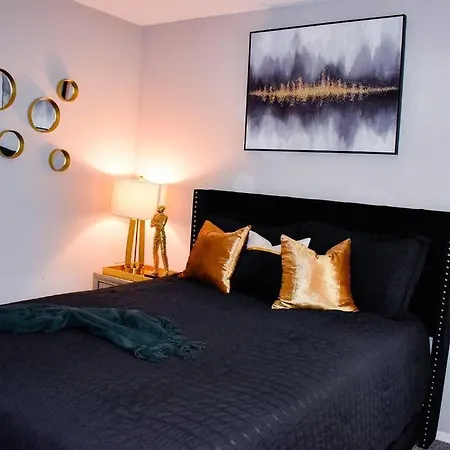 Deluxe 1bd Apt With Balcony Charlotte