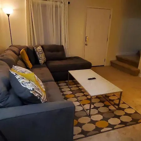 7, Sleep 6, Walk To Attractions In Uptown Apartment Charlotte