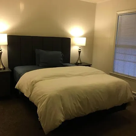 4, Sleep 5, Walk To Attractions In Uptown Apartment