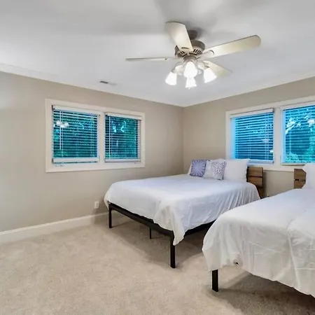 Villa King Bed*home Theater*pool Table *