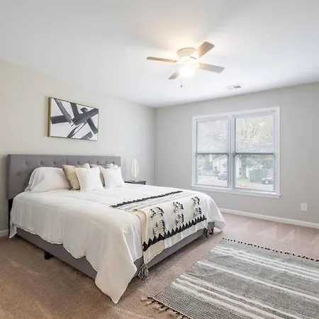 Modern Stunning Southpark/cotswold Home! * Charlotte