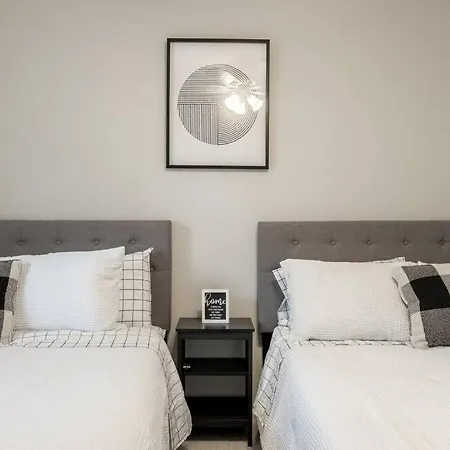 Modern Stunning Southpark/cotswold Home! Holiday home