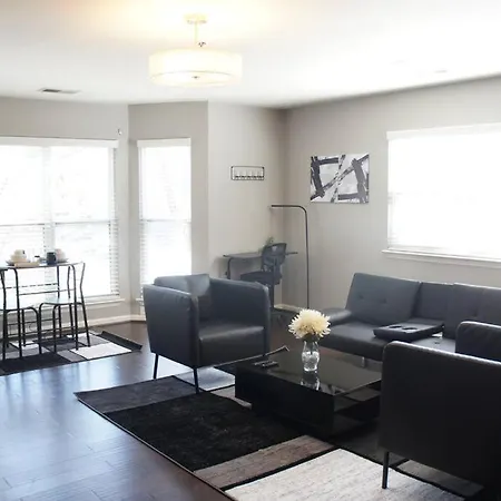 Apartment Cozy 1 Bedroom *