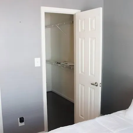 Cozy 1 Bedroom Apartment