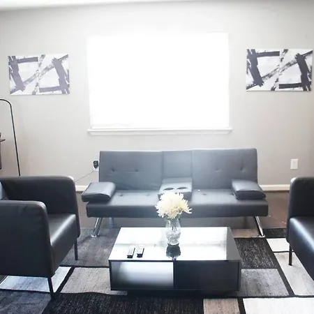 Cozy 1 Bedroom Apartment