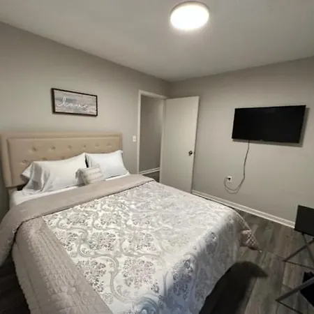 Homestay Cozy, 1-level - 5 Miles To Uptown Clt Charlotte