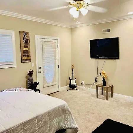 Villa King Bed*home Theater*pool Table *