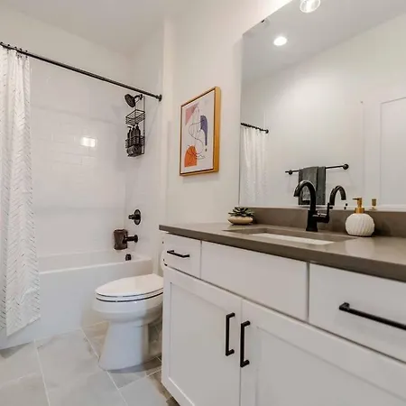 Holiday home Gorgeous 3 Level Near Noda & Plaza Midwood Charlotte