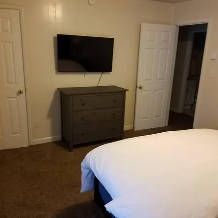 Apartment 6, Sleep 3, Walk To Attractions In Uptown Charlotte
