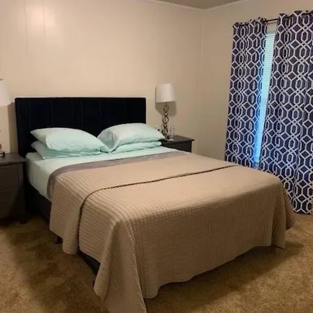 Apartment 6, Sleep 3, Walk To Attractions In Uptown Charlotte