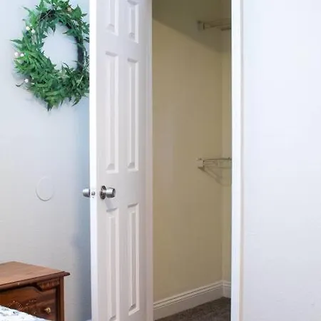 Apartment Rare Charming Townhome By Plaza Midwood, 10 Min Drive Uptown Charlotte