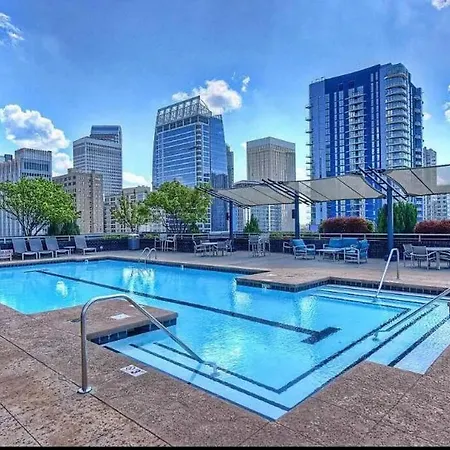 The Sky Lounge Apartment *