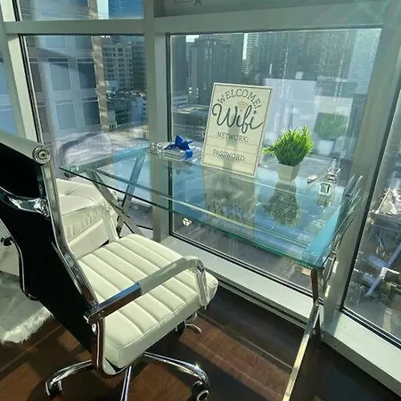 The Sky Lounge Apartment Charlotte