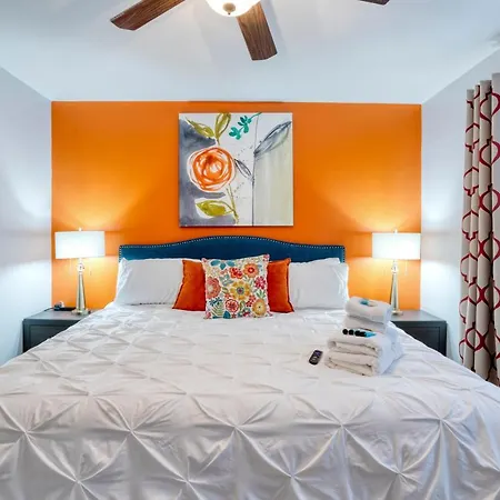 Trendy Escape ◉ California King Bed Awaits! Apartment Charlotte