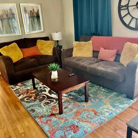 Cozy Escape ◉ King Sized Bed And Fast Wifi Awaits! Holiday home