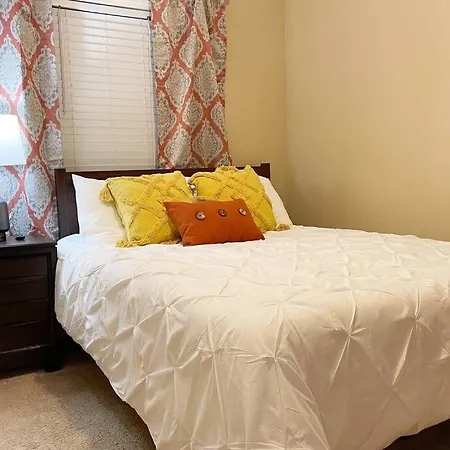 Cozy Escape ◉ King Sized Bed And Fast Wifi Awaits!