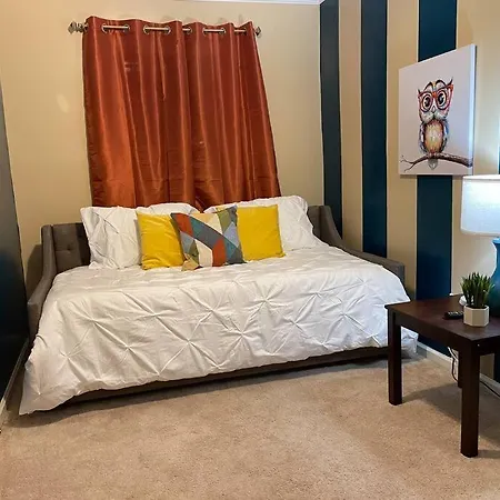 Cozy Escape ◉ King Sized Bed And Fast Wifi Awaits! Holiday home *