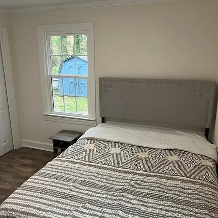 Comfortable 3 Bedroom Charlotte