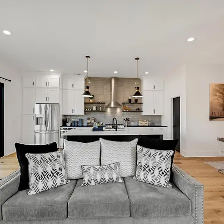 Modern! New! Built! Duplex! For Families! In Clt! Duplex Charlotte
