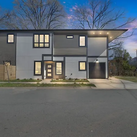 Modern! New! Built! Duplex! For Families! In Clt! Duplex Holiday home *