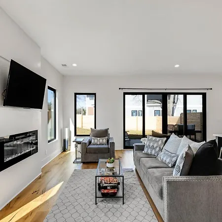 Modern! New! Built! Duplex! For Families! In Clt! Duplex Holiday home Charlotte