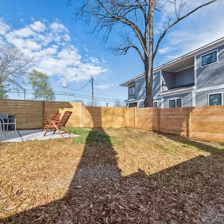 Holiday home New! Built! Duplex! In Clt! Perfect For Families! Duplex *